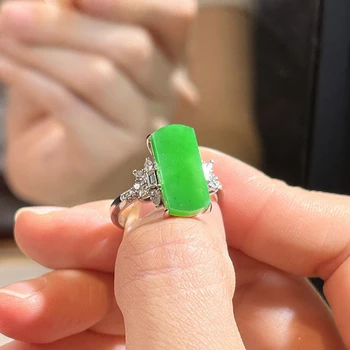Инкрустированный кристалл в стиле вдохновения, натуральный халцедон с высоким содержанием зеленого льда, Прямоугольные гладкие кольца для женщин, легкие роскошные обручальные украшения в стиле ретро