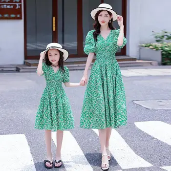 Летнее платье в тон матери и дочери 2023, новые женские и детские платья с цветочным рисунком, цельнокроеная одежда для девочек во французском стиле