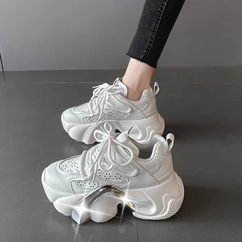 Летние Массивные кроссовки White Bling, Женская спортивная обувь на шнуровке, увеличивающая рост, Женские Милые Розовые кожаные кроссовки на платформе 7 см